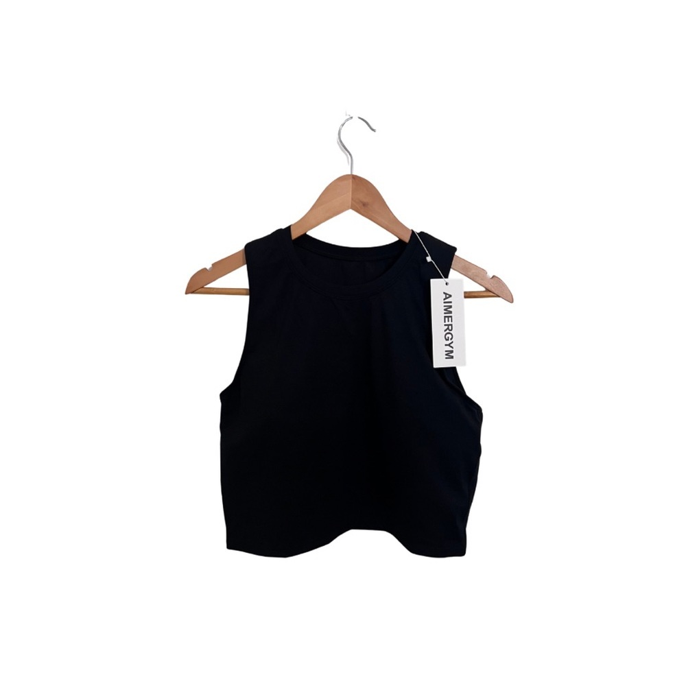 Black Women's Workout Cropped Tank Tops with Built-in Bra Pads